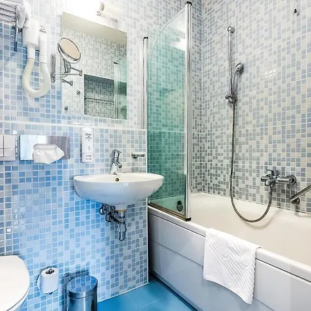 Апартаменты Awesome In With Outdoor Swimming Pool, Wifi And Swimming Pool