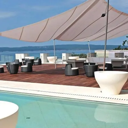 Awesome In With Outdoor Swimming Pool, Wifi And Swimming Pool Апартаменты Нови-Винодолски