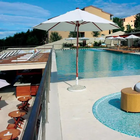 Апартаменты Awesome In With Outdoor Swimming Pool, Wifi And Swimming Pool