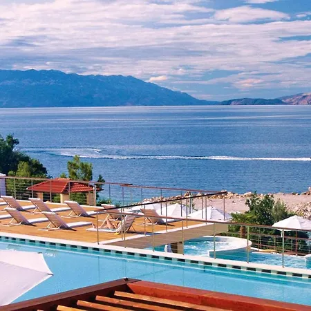 Awesome In With Outdoor Swimming Pool, Wifi And Swimming Pool