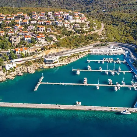 Апартаменты Awesome In With Outdoor Swimming Pool, Wifi And Swimming Pool *
