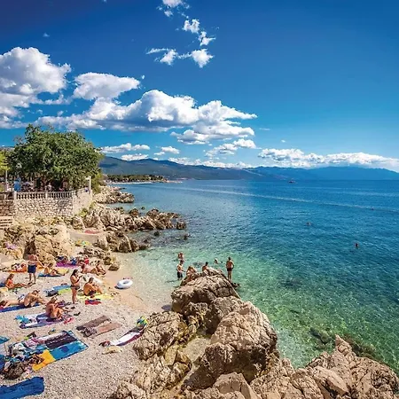 Awesome In With Outdoor Swimming Pool, Wifi And Swimming Pool Апартаменты Нови-Винодолски